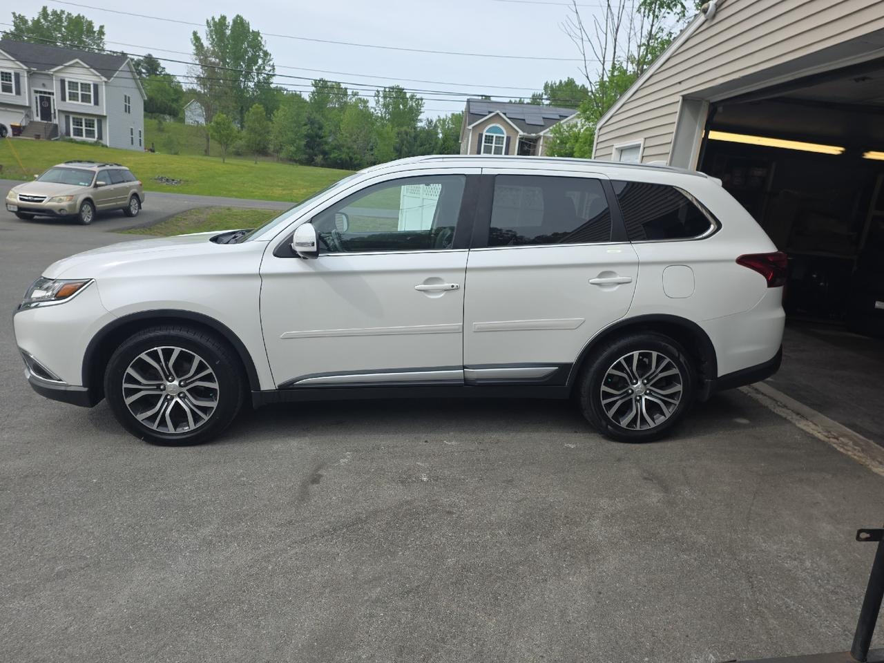 2018 Mitsubishi Outlander SEL Sand Lake NY