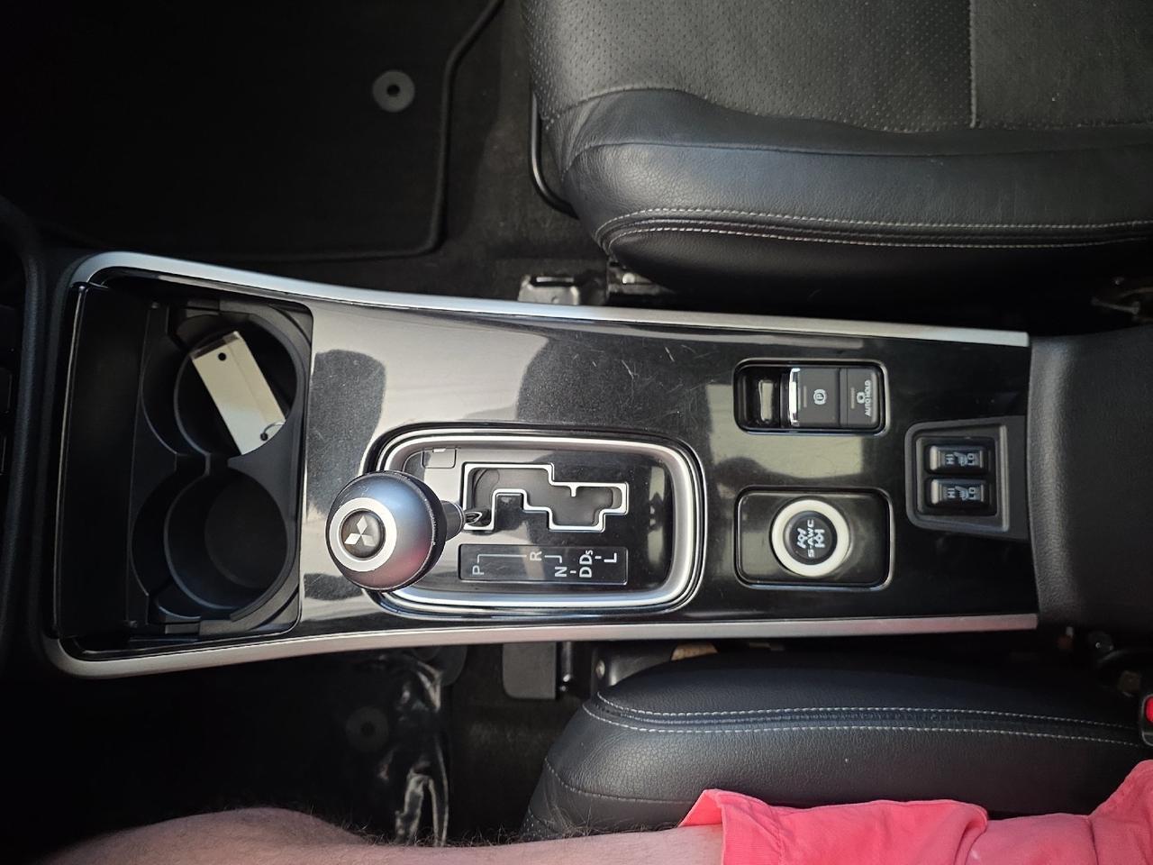 2018 Mitsubishi Outlander SEL Sand Lake NY