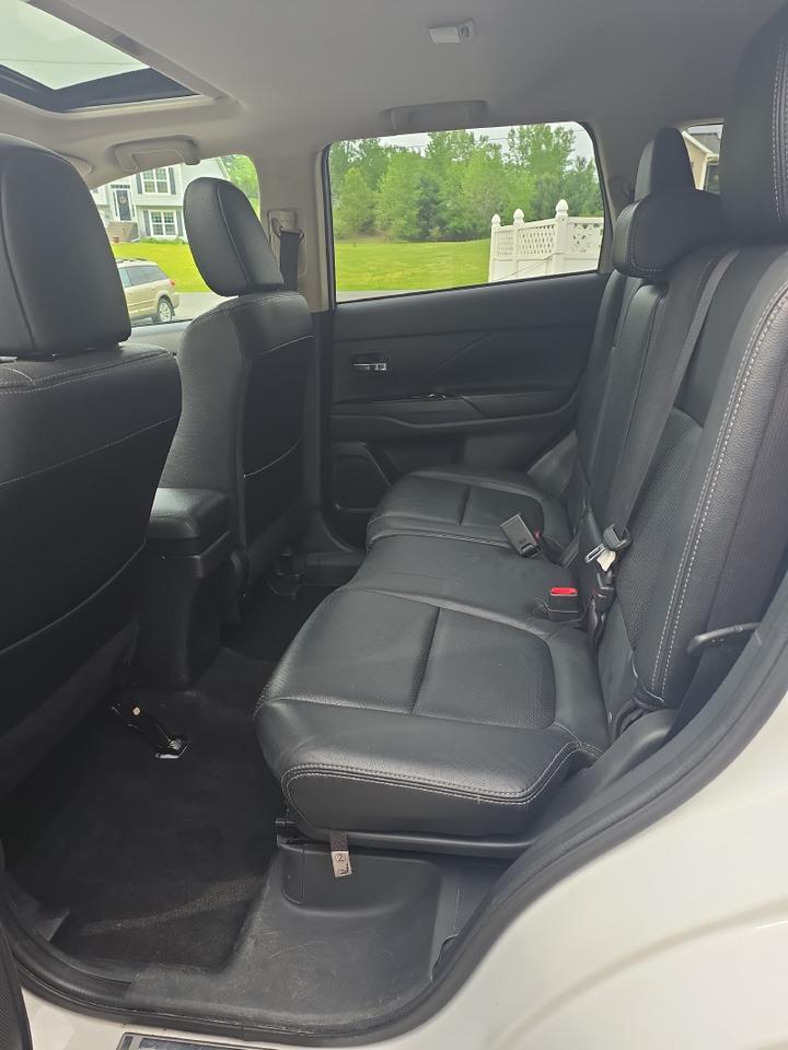 2018 Mitsubishi Outlander SEL Sand Lake NY