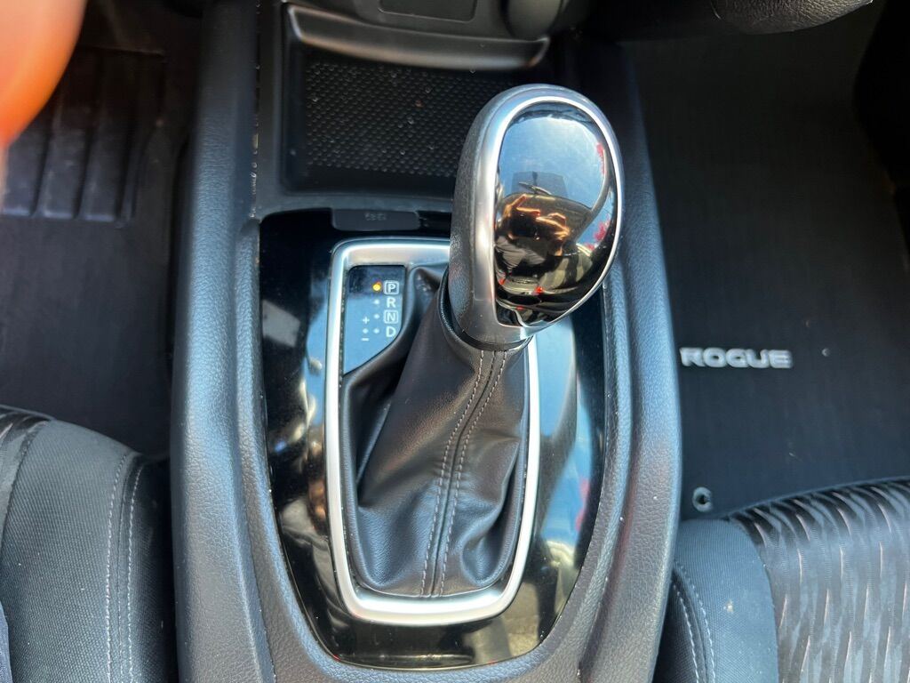 2018 NISSAN ROGUE S Des Moines WA