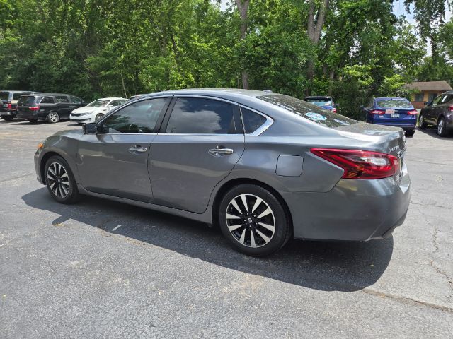 2018 Nissan Altima 2.5 SV Elgin IL