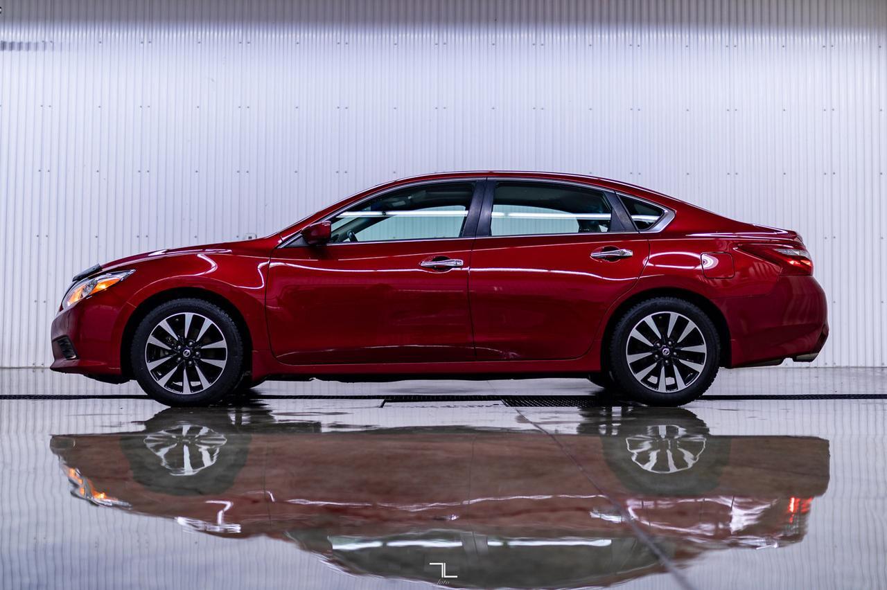 2018 Nissan Altima SV Nav Roof BCam Red Deer AB