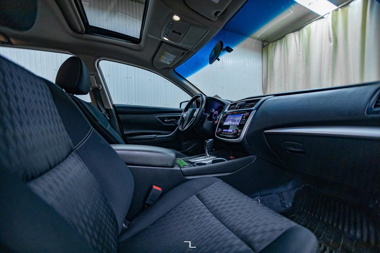 2018 Nissan Altima SV Nav Roof BCam Red Deer AB