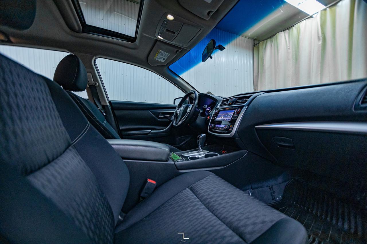 2018 Nissan Altima SV Nav Roof BCam Red Deer AB