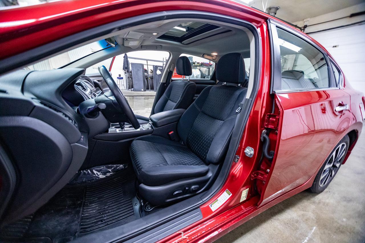 2018 Nissan Altima SV Nav Roof BCam Red Deer AB