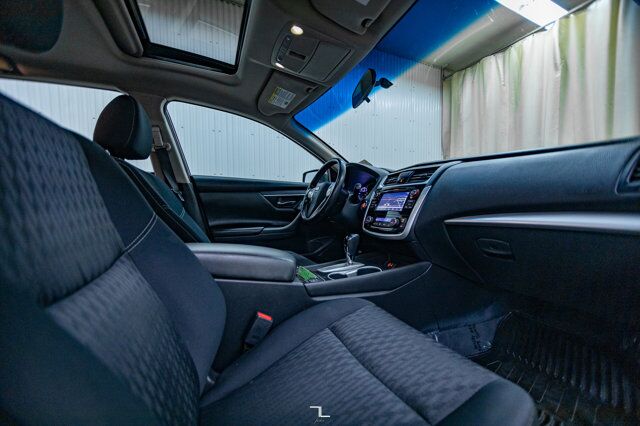 2018 Nissan Altima SV Nav Roof BCam Red Deer AB