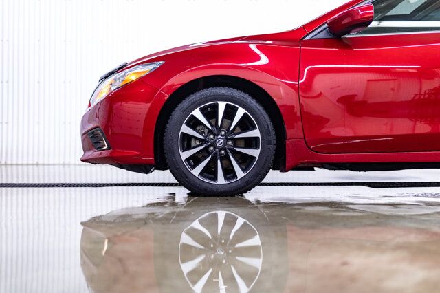 2018 Nissan Altima SV Nav Roof BCam Red Deer AB