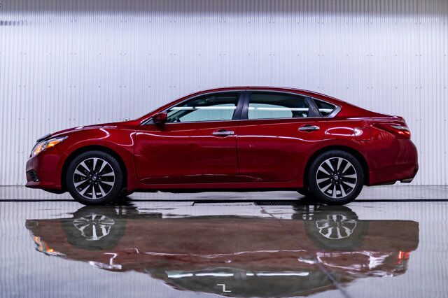 2018 Nissan Altima SV Nav Roof BCam Red Deer AB