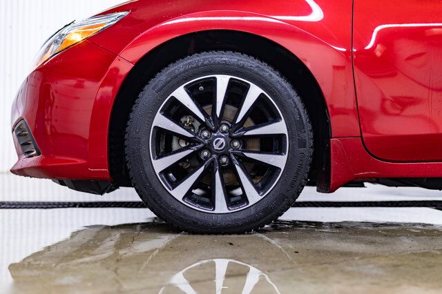 2018 Nissan Altima SV Nav Roof BCam Red Deer AB