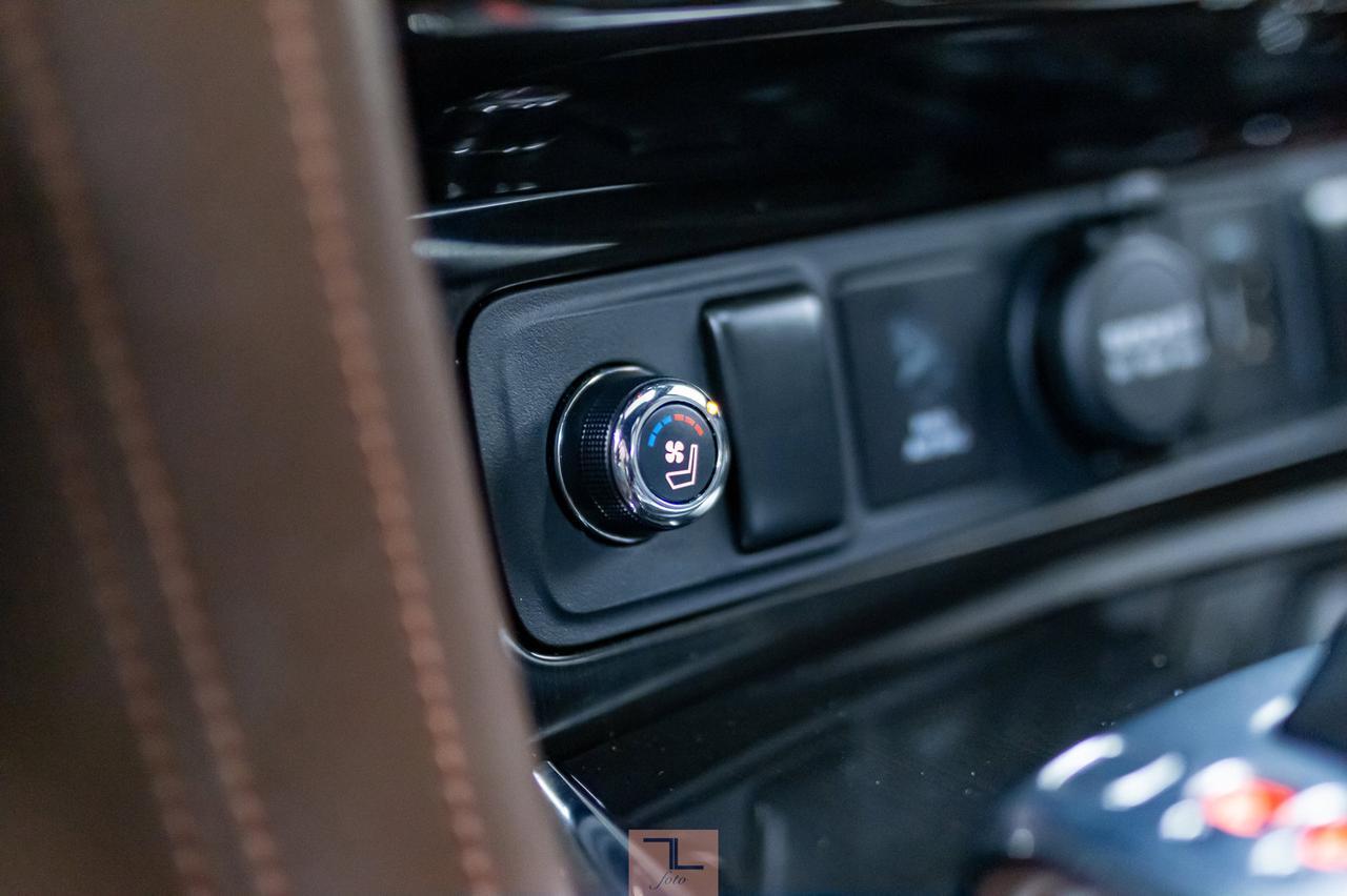 2018 Nissan Armada AWD Platinum Reserve Leather Roof Nav TV&apos;s Red Deer AB