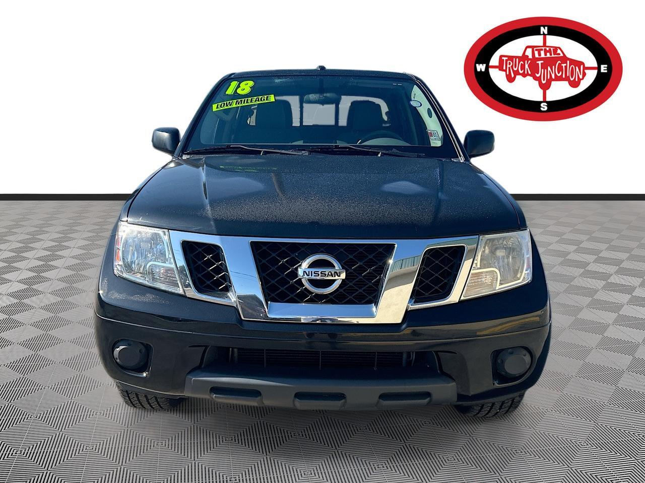 2018 Nissan Frontier Crew Cab SV photo 2