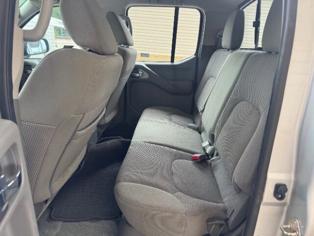 2018 Nissan Frontier SV photo 5
