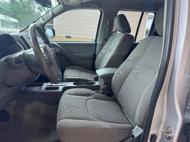 2018 Nissan Frontier SV photo 4