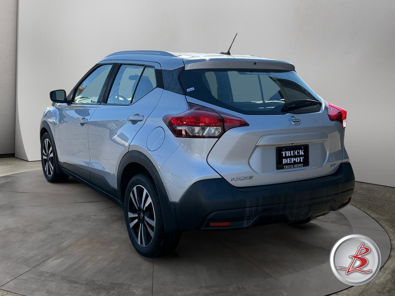 2018 Nissan Kicks SV photo 2