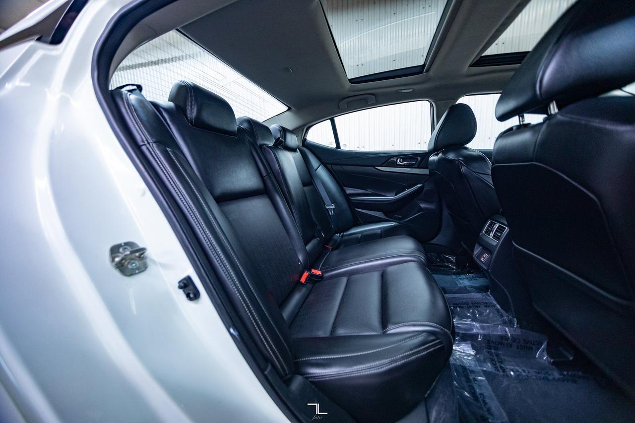 2018 Nissan Maxima SL Leather Roof Nav BCam Red Deer AB