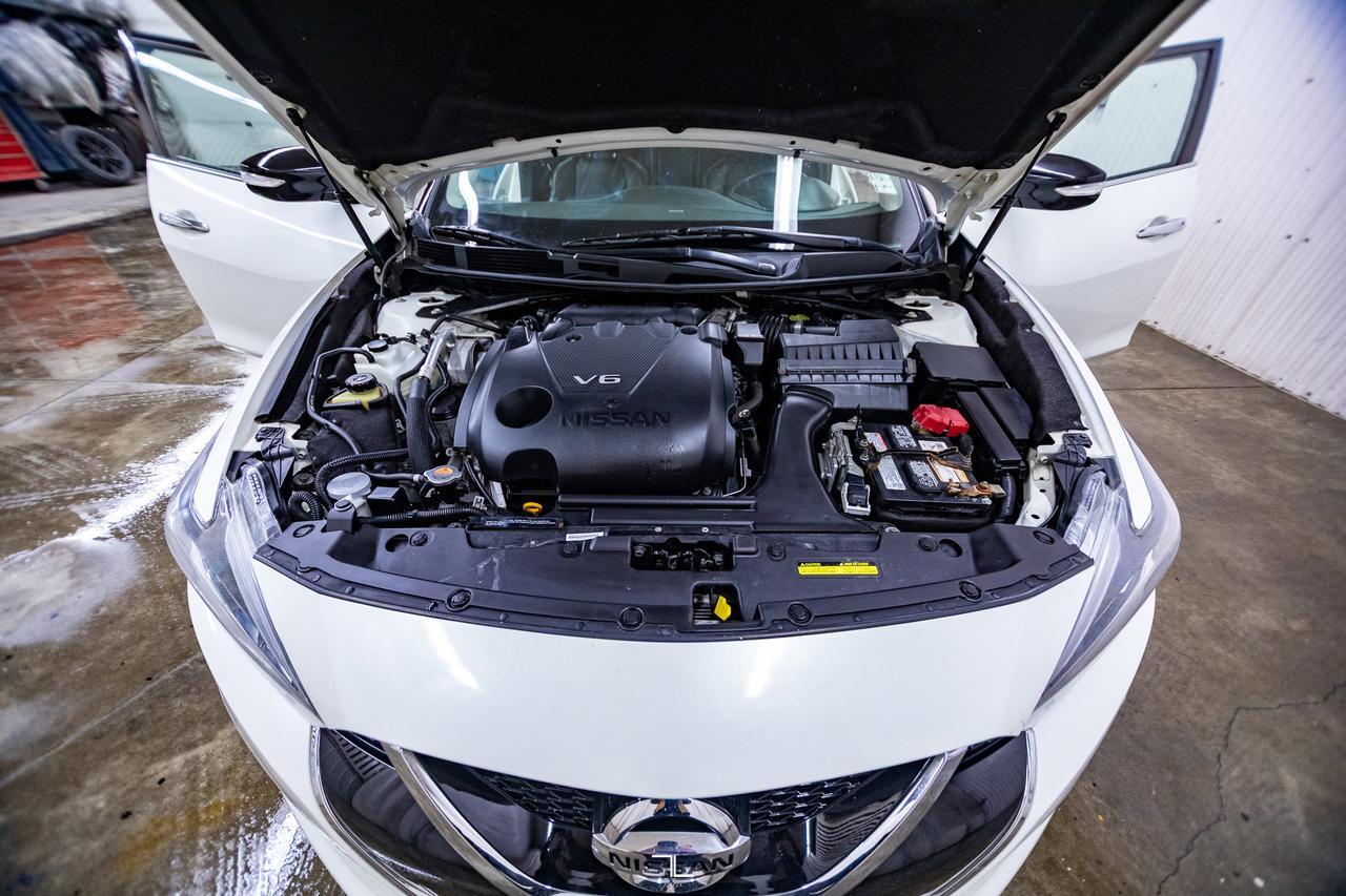 2018 Nissan Maxima SL Leather Roof Nav BCam Red Deer AB