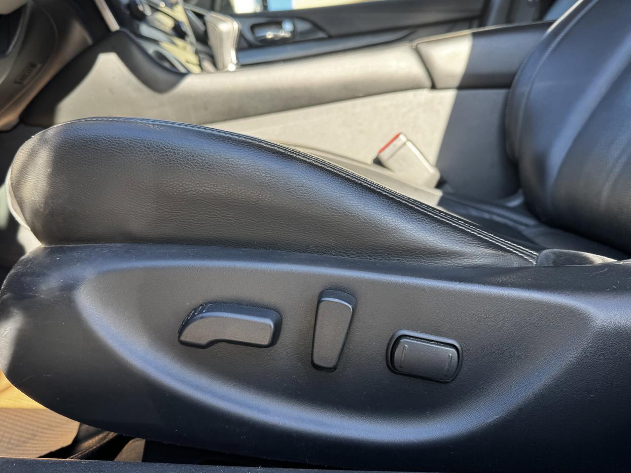 2018 Nissan Maxima SV FWD | Heated Seats | NissanConnect | Backup Camera Redwater AB