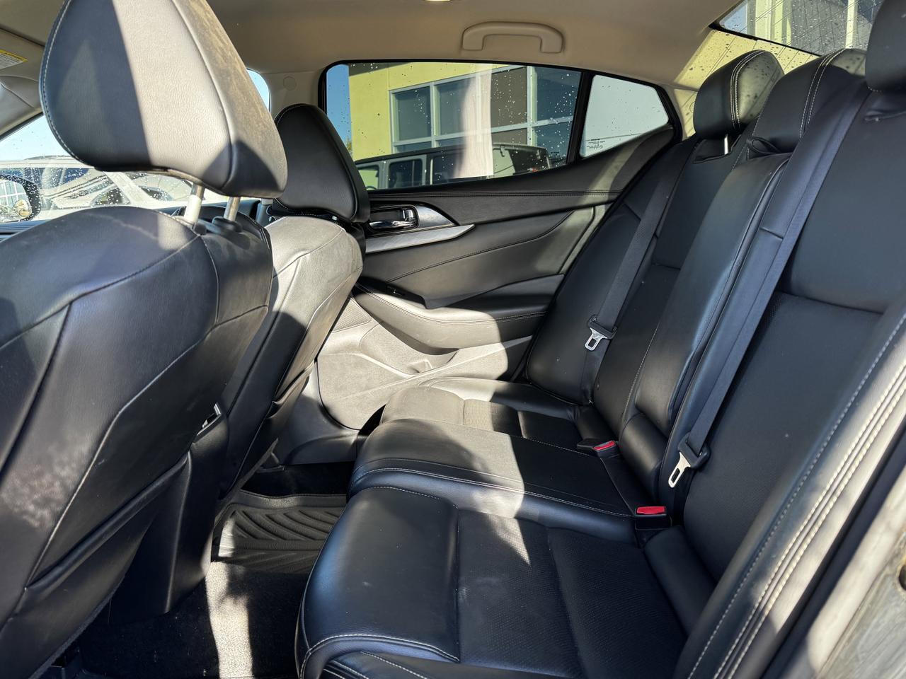 2018 Nissan Maxima SV FWD | Heated Seats | NissanConnect | Backup Camera Redwater AB