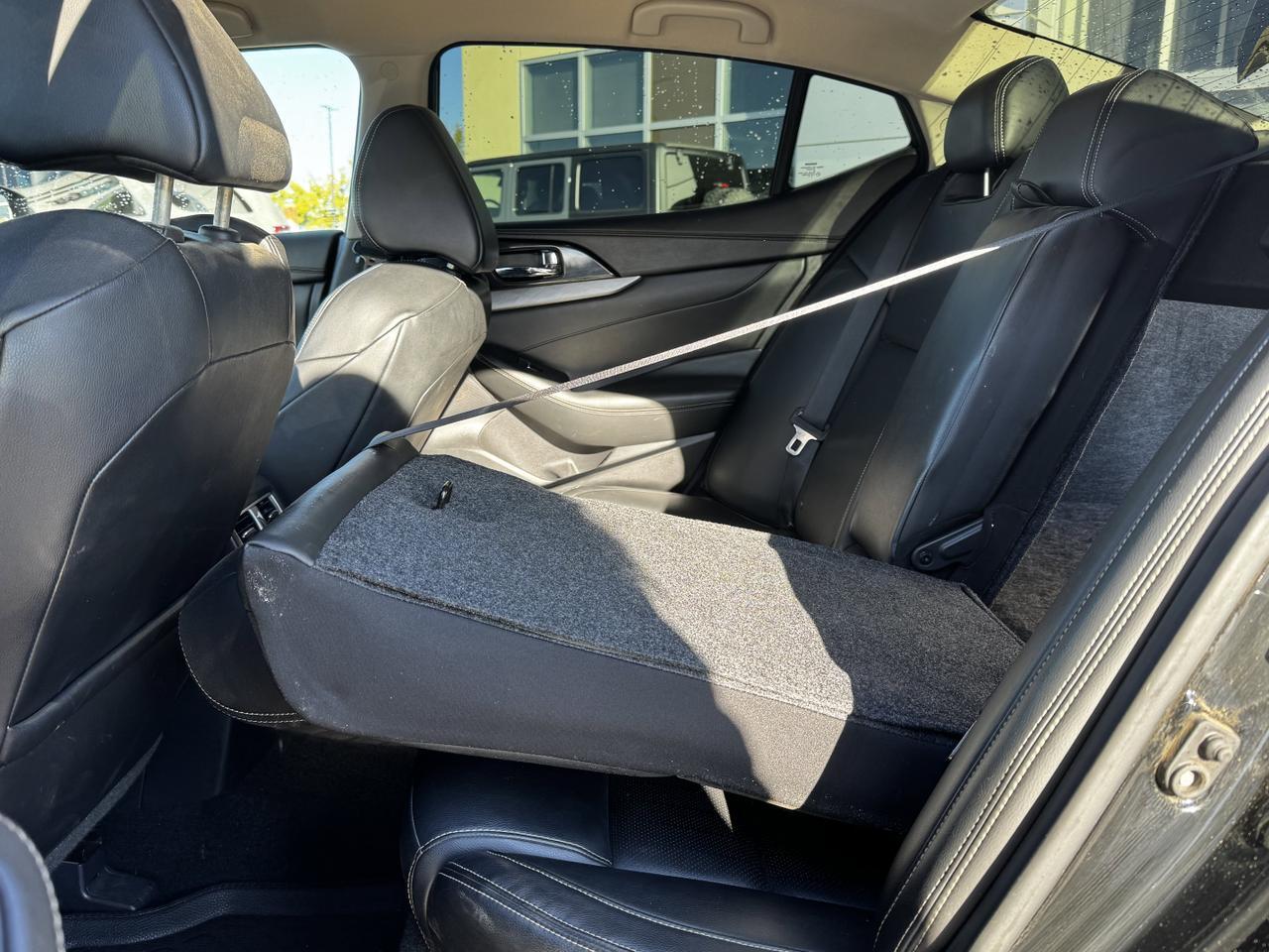 2018 Nissan Maxima SV FWD | Heated Seats | NissanConnect | Backup Camera Redwater AB