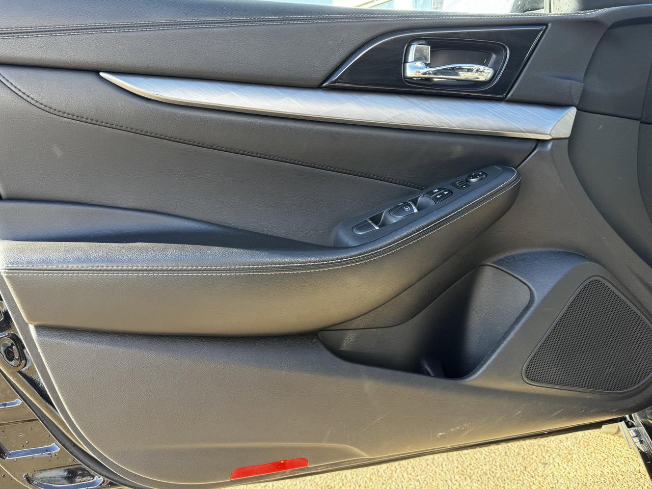 2018 Nissan Maxima SV FWD | Heated Seats | NissanConnect | Backup Camera Redwater AB