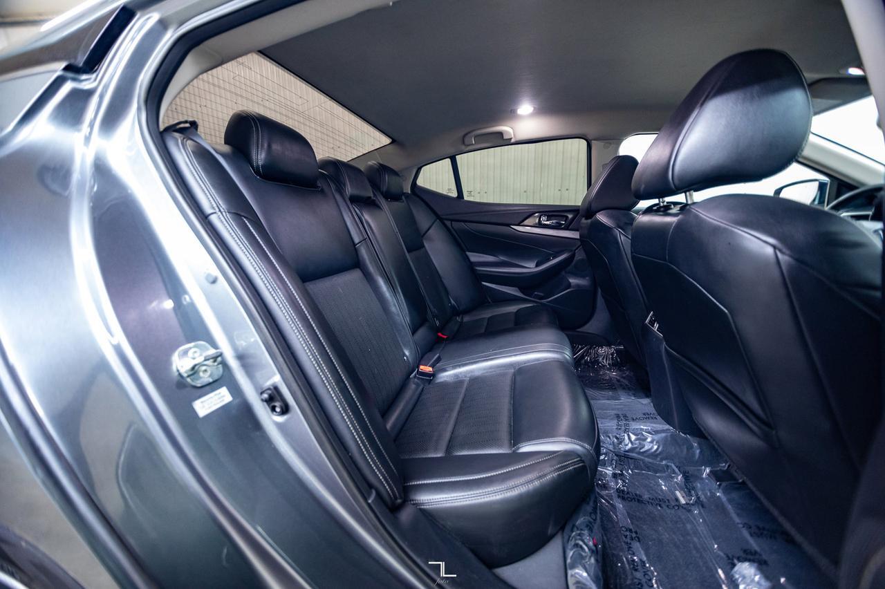 2018 Nissan Maxima SV Leather BCam Red Deer AB