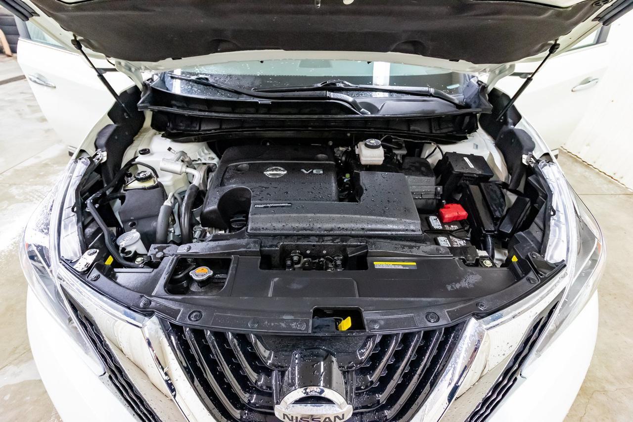 2018 Nissan Murano AWD SL Luxury Edition Leather Roof Nav Red Deer AB