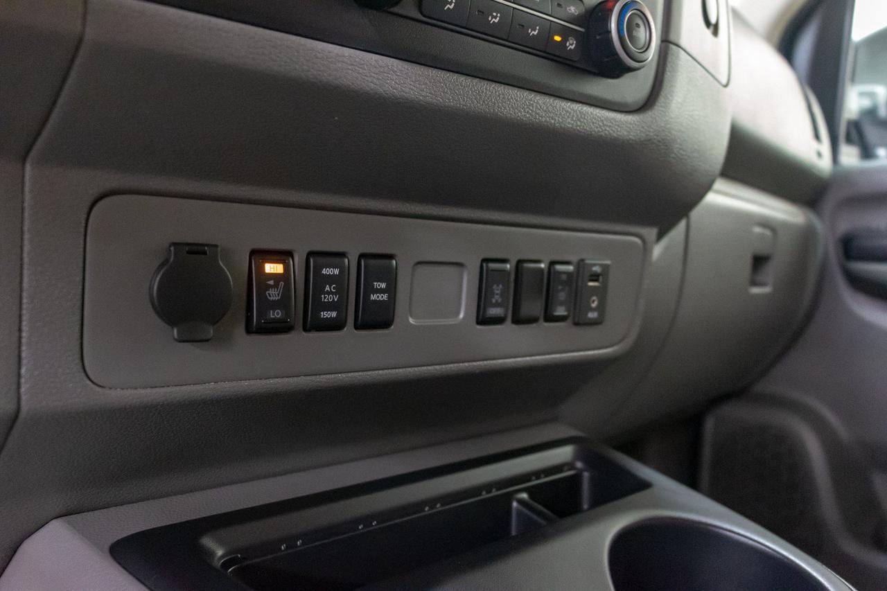 2018 Nissan NV 3500 SL 12 Passenger Nav BCam Red Deer AB