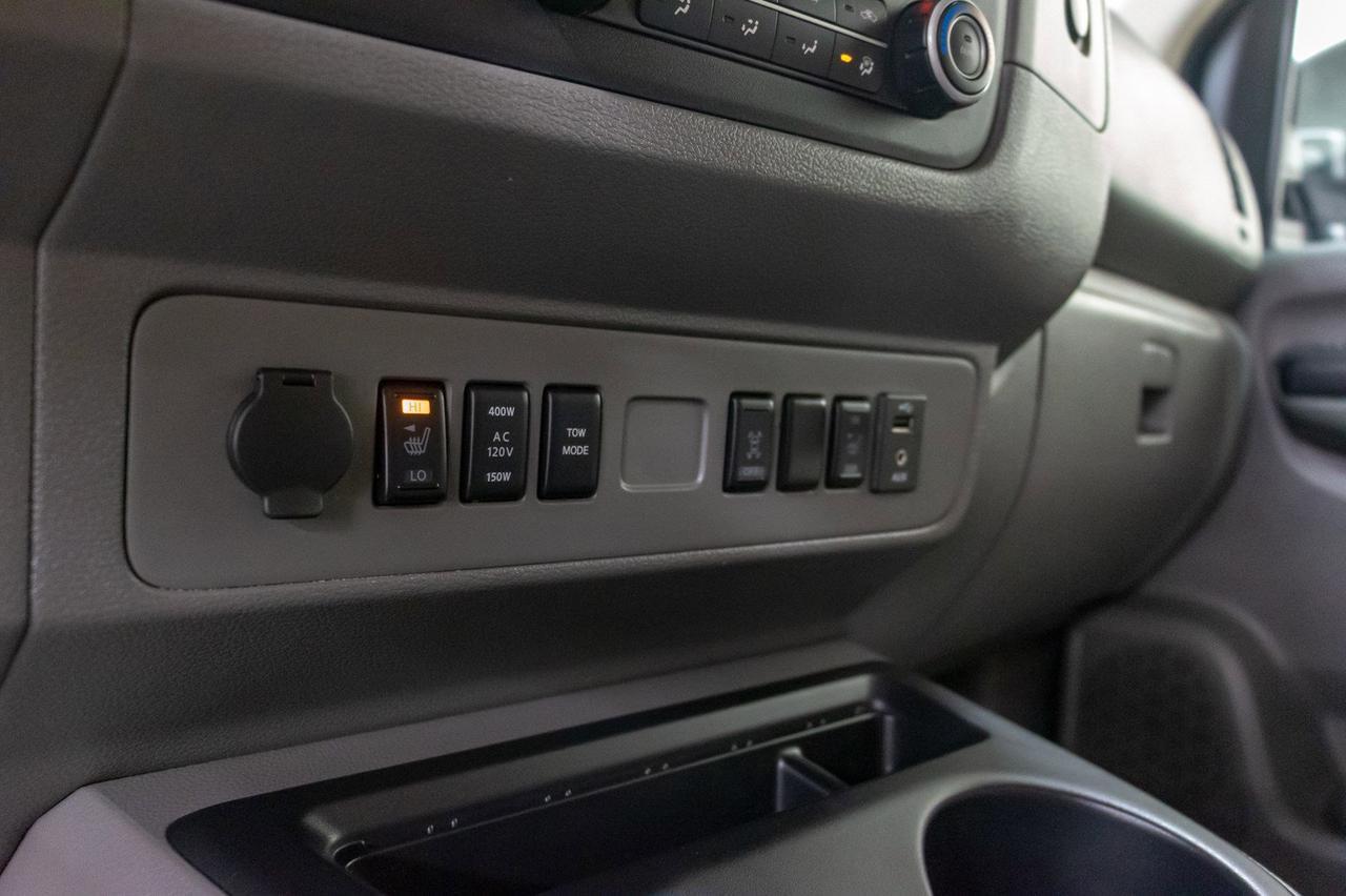 2018 Nissan NV 3500 SL 12 Passenger Nav BCam Red Deer AB