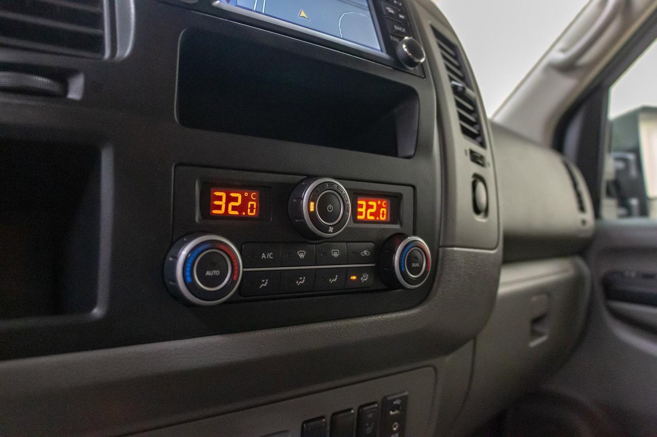 2018 Nissan NV 3500 SL 12 Passenger Nav BCam Red Deer AB