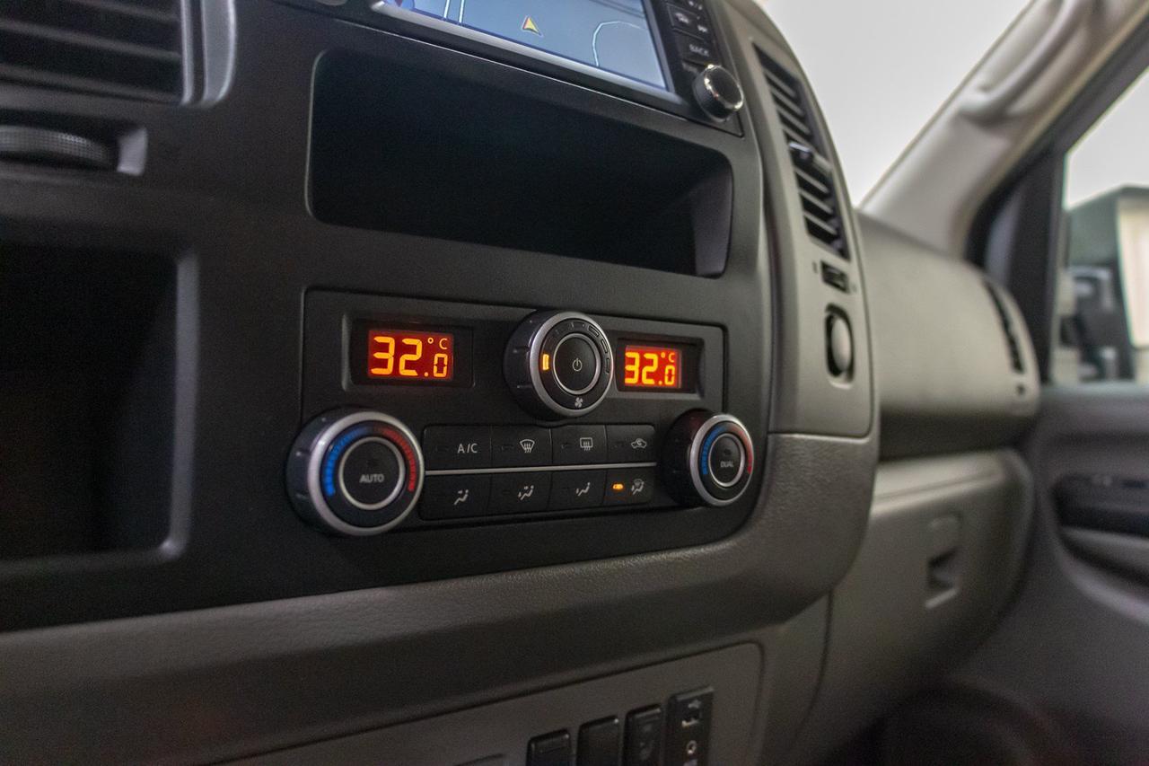 2018 Nissan NV 3500 SL 12 Passenger Nav BCam Red Deer AB