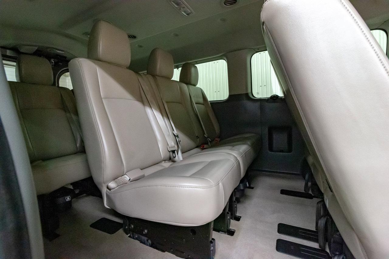 2018 Nissan NV 3500 SL 12 Passenger Nav BCam Red Deer AB