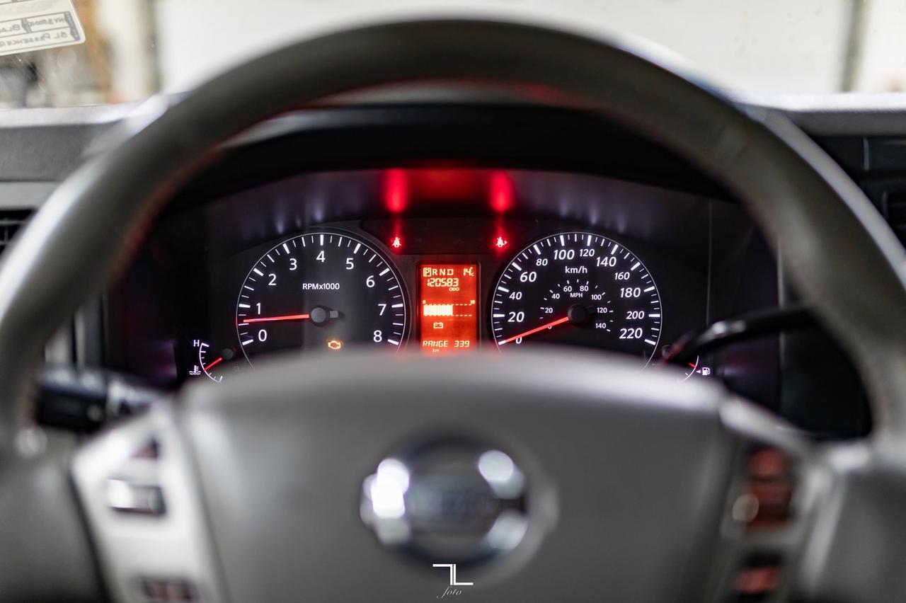 2018 Nissan NV 3500HD SL 12 Passenger Leather Nav BCam Red Deer AB