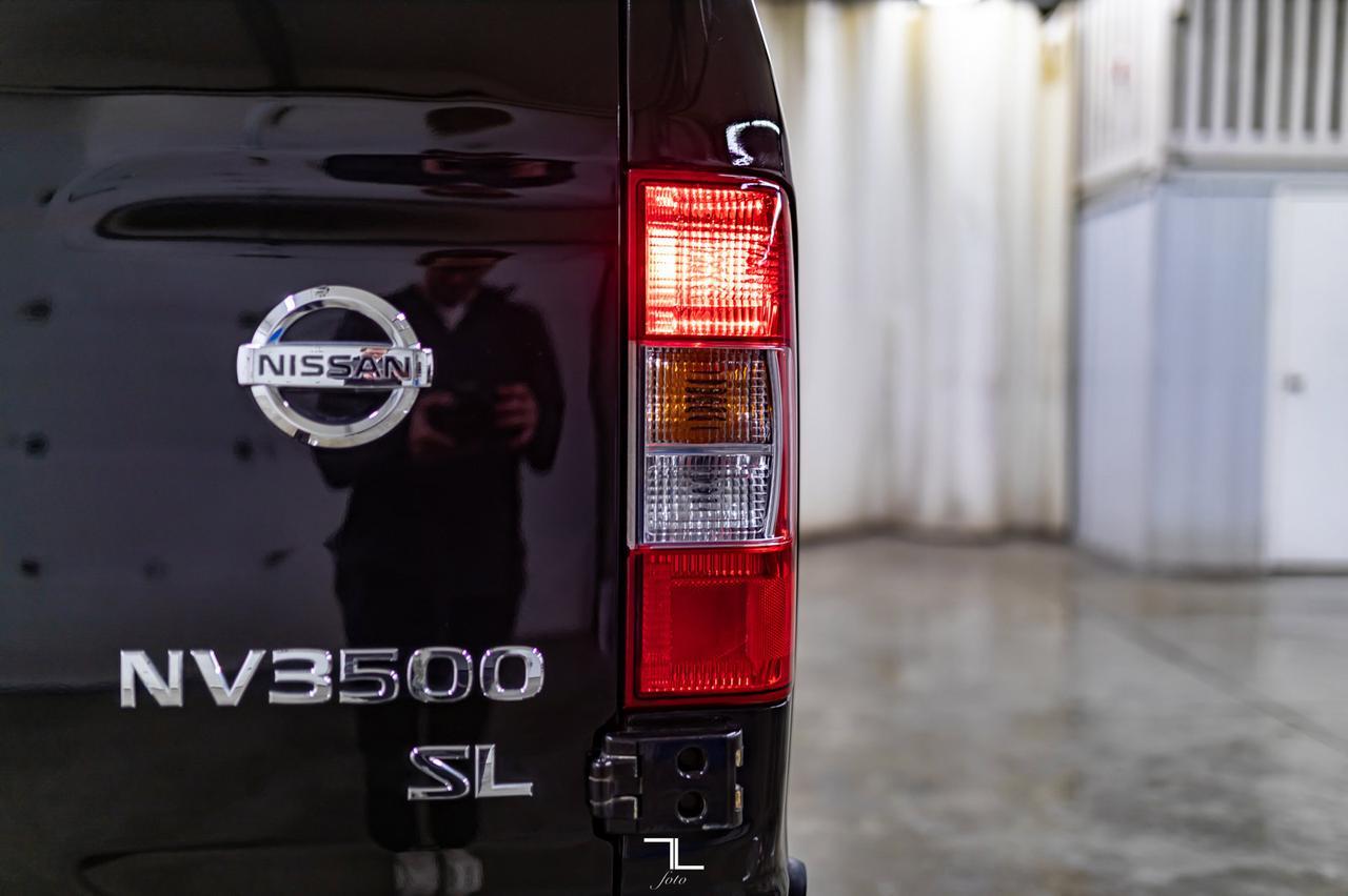 2018 Nissan NV 3500HD SL 12 Passenger Leather Nav BCam Red Deer AB