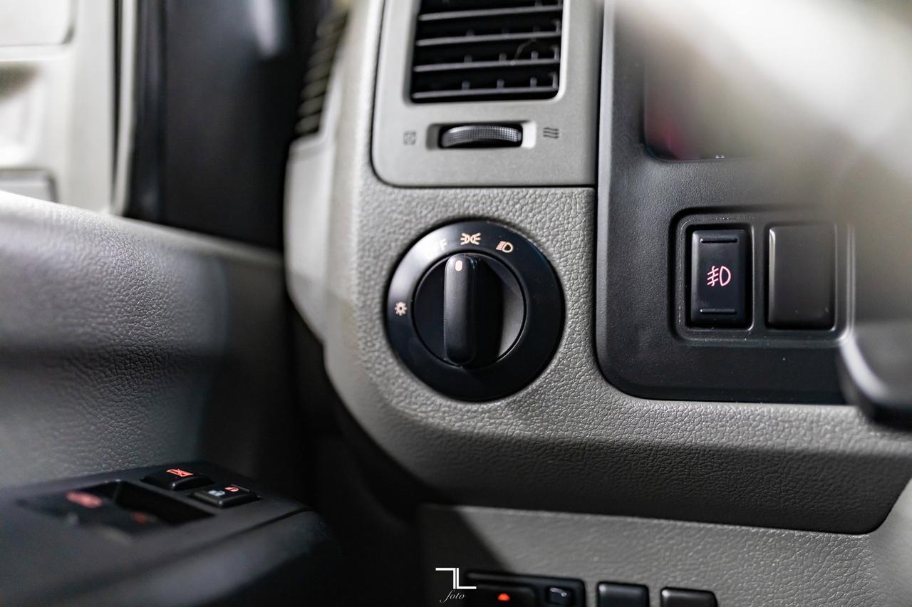 2018 Nissan NV 3500HD SL 12 Passenger Leather Nav BCam Red Deer AB