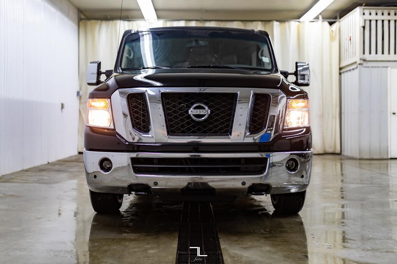 2018 Nissan NV 3500HD SL 12 Passenger Leather Nav BCam Red Deer AB