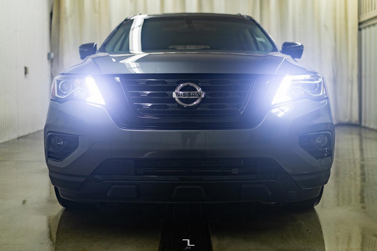 2018 Nissan Pathfinder AWD SL Midnight Edition Leather Roof Nav BCam Red Deer AB