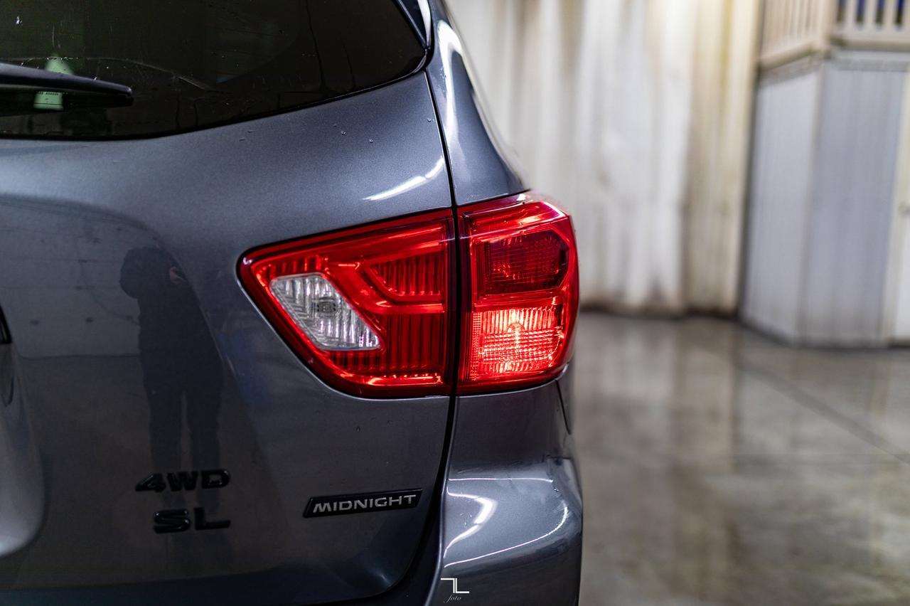 2018 Nissan Pathfinder AWD SL Midnight Edition Leather Roof Nav BCam Red Deer AB