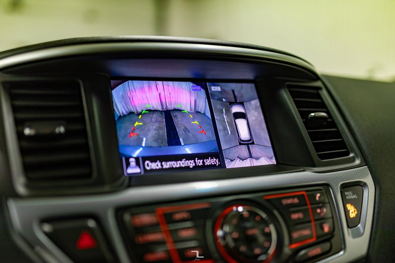 2018 Nissan Pathfinder AWD SL Midnight Edition Leather Roof Nav BCam Red Deer AB