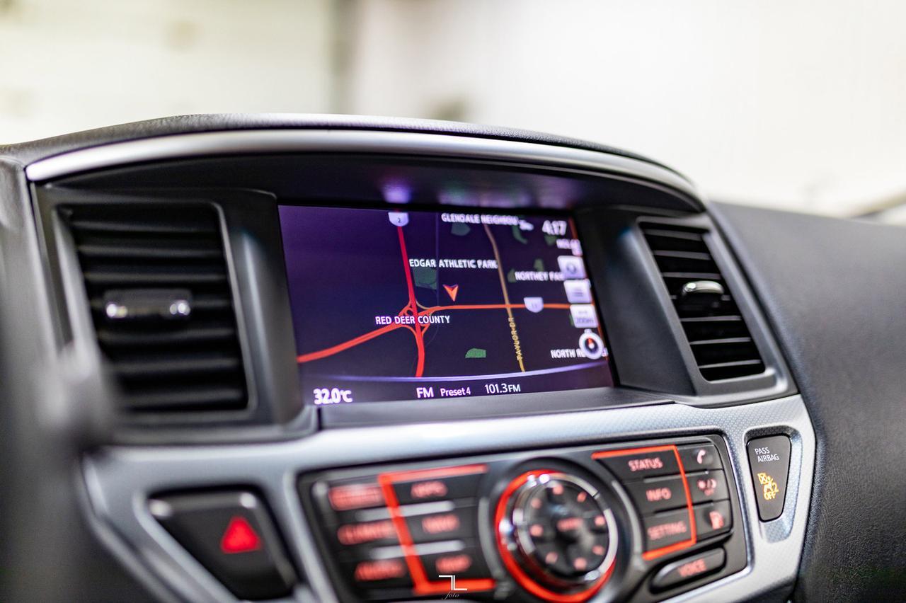 2018 Nissan Pathfinder AWD SL Midnight Edition Leather Roof Nav BCam Red Deer AB