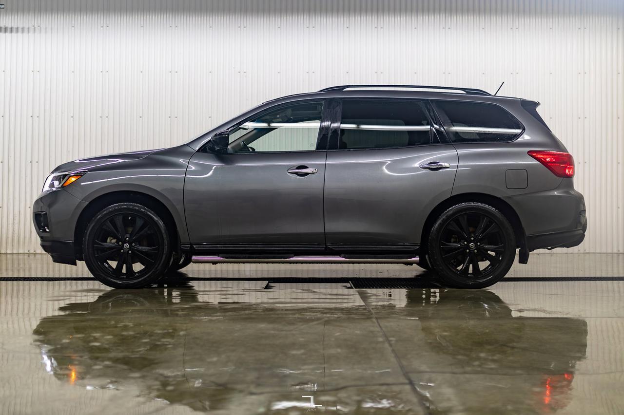 2018 Nissan Pathfinder AWD SL Midnight Edition Leather Roof Nav BCam Red Deer AB