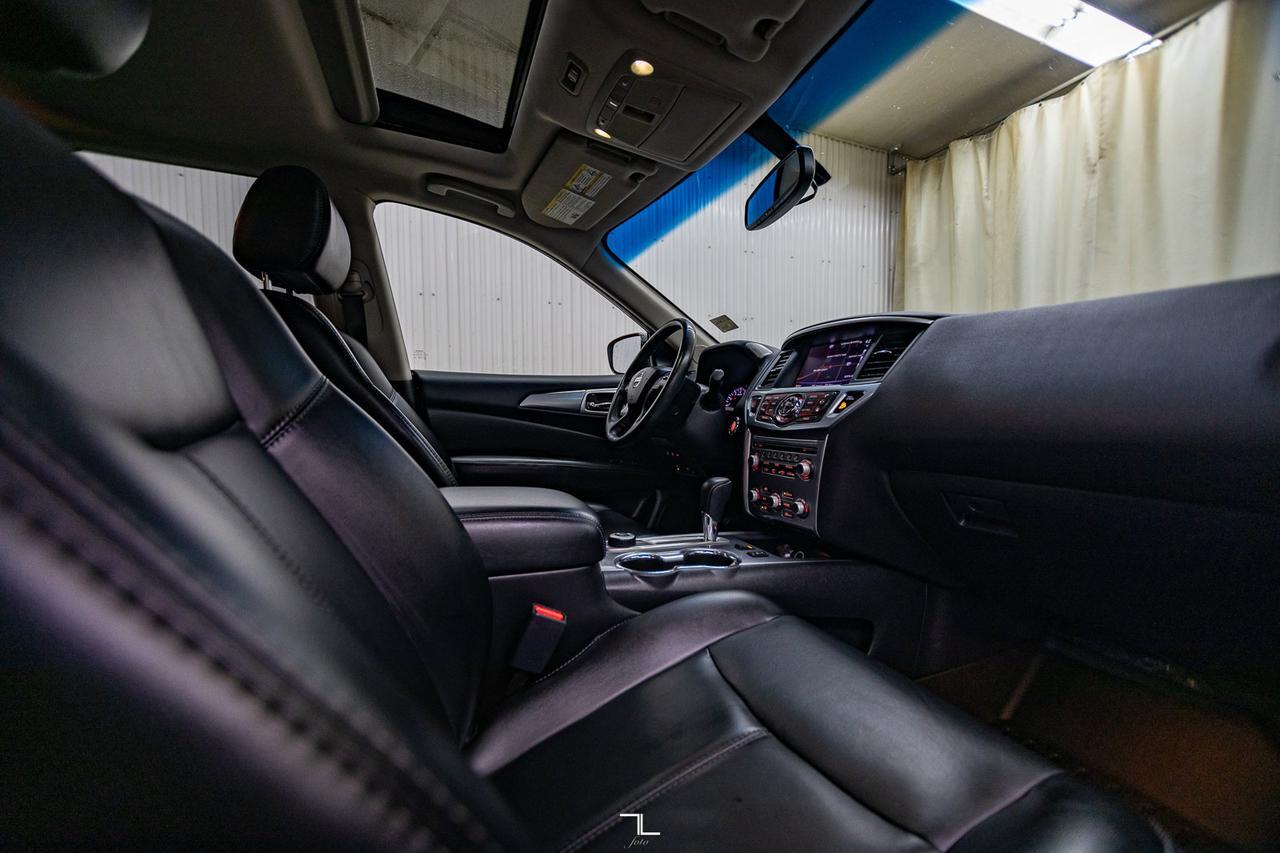 2018 Nissan Pathfinder AWD SL Midnight Edition Leather Roof Nav BCam Red Deer AB