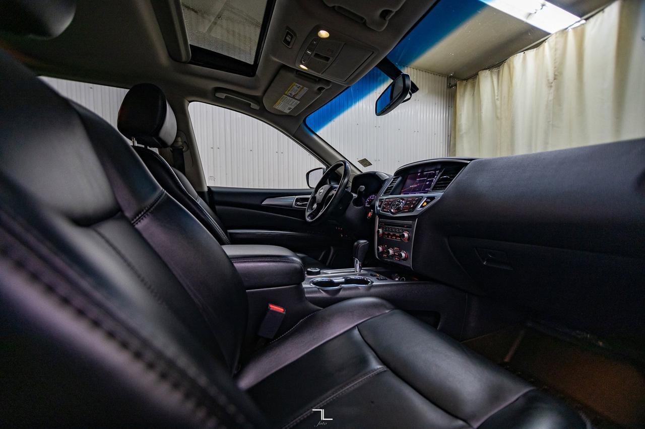 2018 Nissan Pathfinder AWD SL Midnight Edition Leather Roof Nav BCam Red Deer AB