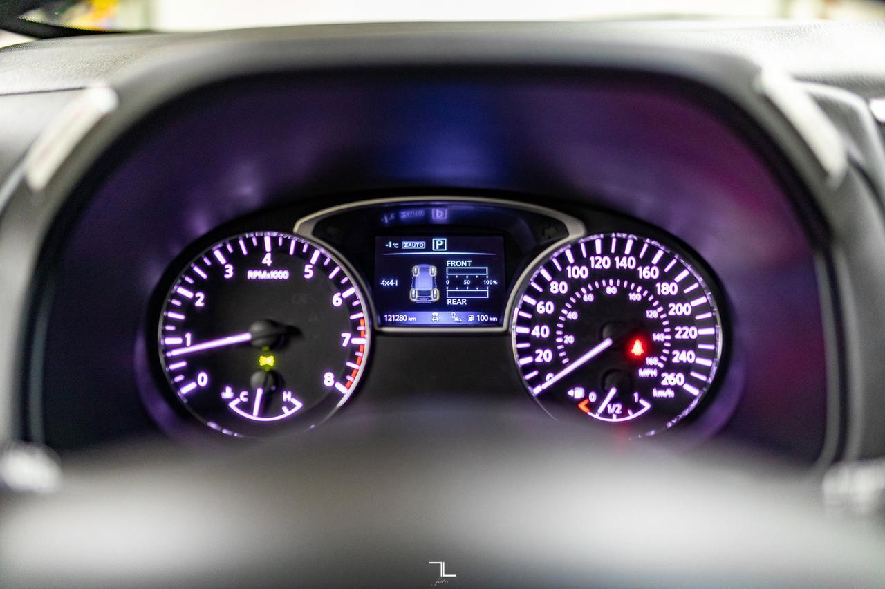 2018 Nissan Pathfinder AWD SL Midnight Edition Leather Roof Nav BCam Red Deer AB