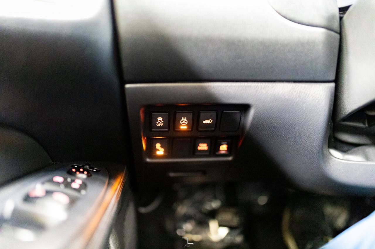 2018 Nissan Pathfinder AWD SL Midnight Edition Leather Roof Nav BCam Red Deer AB