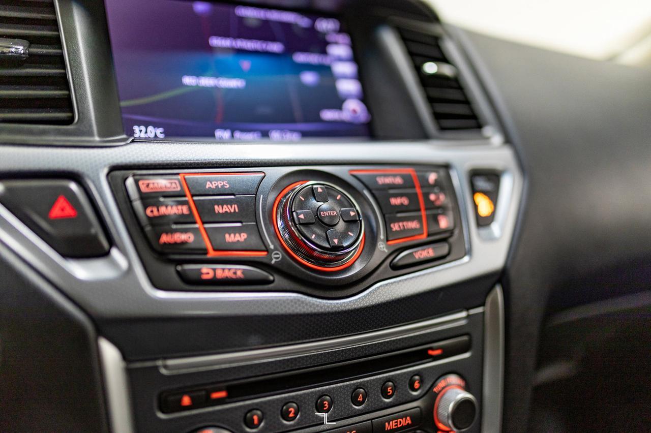 2018 Nissan Pathfinder AWD SL Midnight Edition Leather Roof Nav BCam Red Deer AB