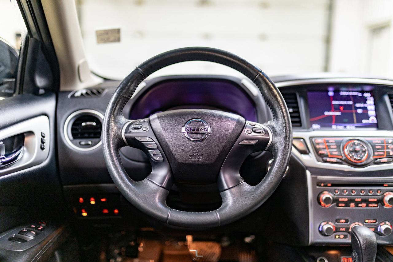 2018 Nissan Pathfinder AWD SL Midnight Edition Leather Roof Nav BCam Red Deer AB