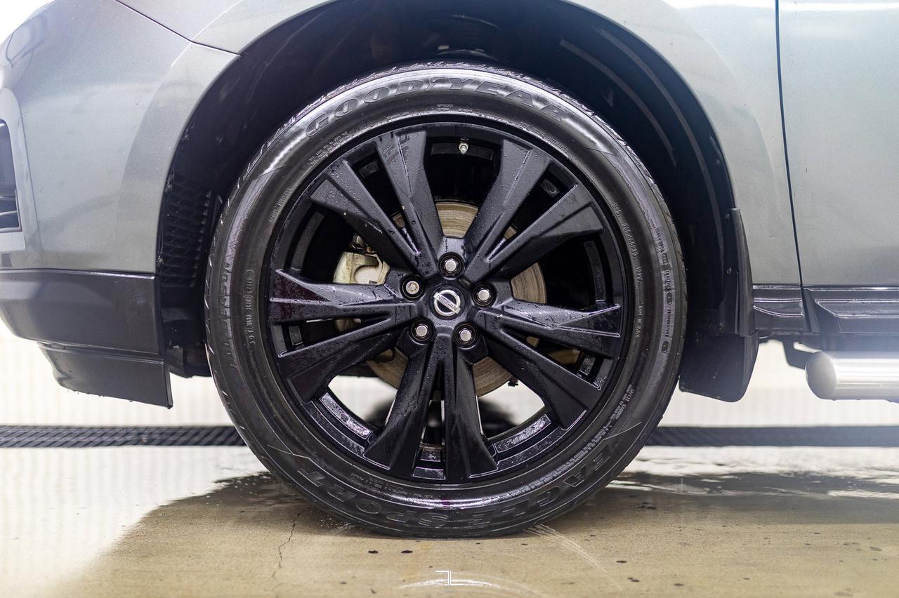 2018 Nissan Pathfinder AWD SL Midnight Edition Leather Roof Nav BCam Red Deer AB