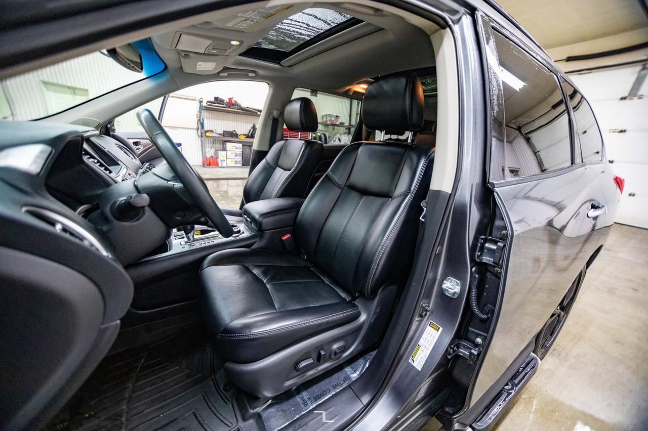 2018 Nissan Pathfinder AWD SL Midnight Edition Leather Roof Nav BCam Red Deer AB