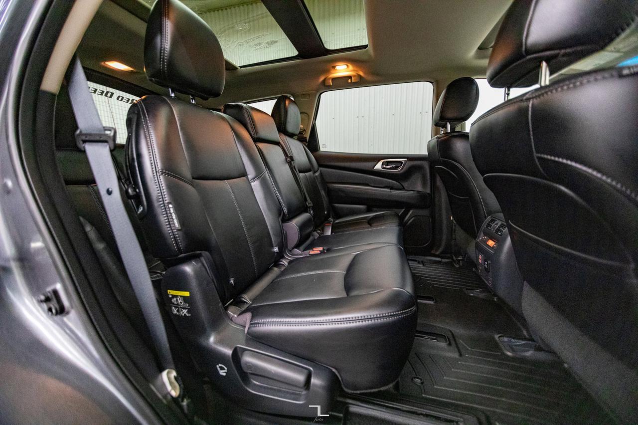 2018 Nissan Pathfinder AWD SL Midnight Edition Leather Roof Nav BCam Red Deer AB