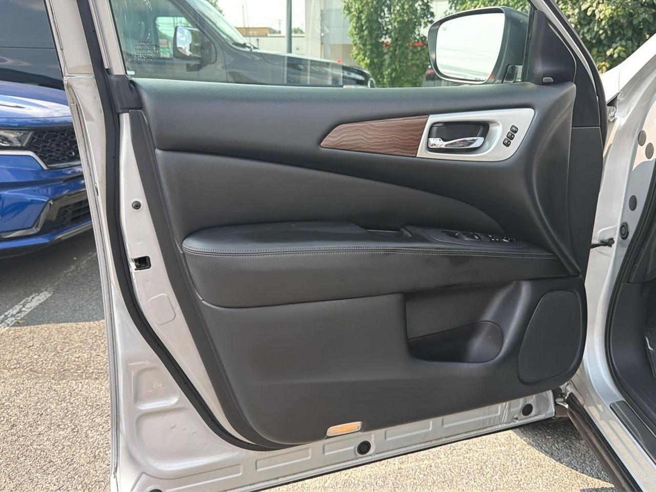 2018 Nissan Pathfinder Platinum Gaithersburg MD